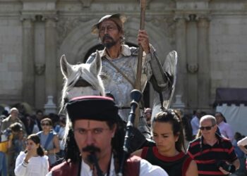 Alcalá y su mercado cervantino se han convertido en la primera opción turística de los madrileños en las fiestas del Pilar