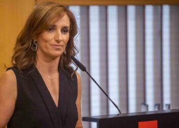Mónica García visita Alcalá dentro de la ruta ‘A Punto’ para presentar sus propuestas para las próximas elecciones