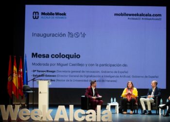 El Teatro Salón Cervantes ha acogido hoy la inauguración oficial de la II edición de la Mobile Week Alcalá