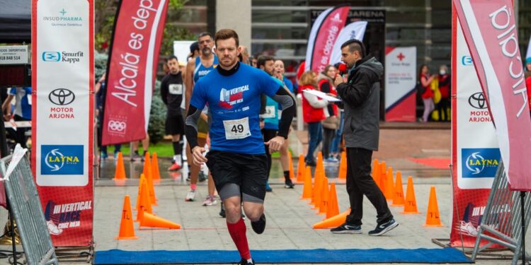 Más de 200 participantes en la III Carrera Vertical Torre Garena
