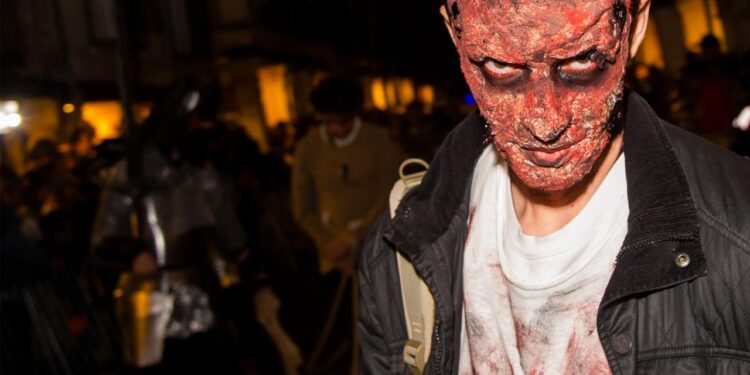 Alcalázombie’22 llegó al casco histórico