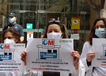 Arranca la huelga indefinida de médicos en Madrid por el modelo de atención extrahospitalaria