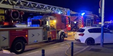 Dos personas mueren por inhalación de humo en un incendio en Móstoles