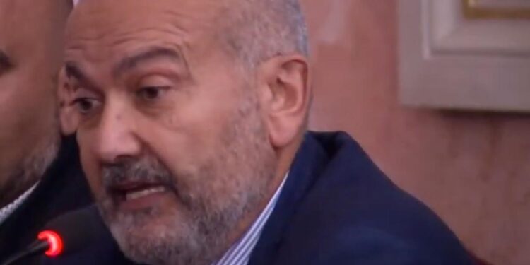 Miguel Mayoral deja Ciudadanos y pasa a ser concejal no adscrito en el Ayuntamiento de Alcalá de Henares