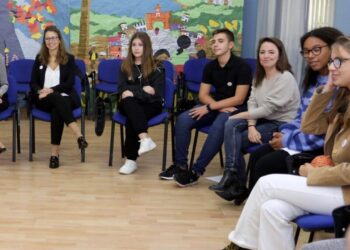 La ministra de Educación, Pilar Alegría, visita un centro educativo de Coslada