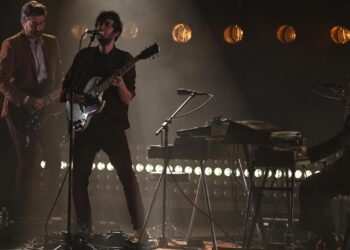 Rufus T. Firefly llena el Teatro Salón Cervantes en el concierto inaugural de ALCINE51