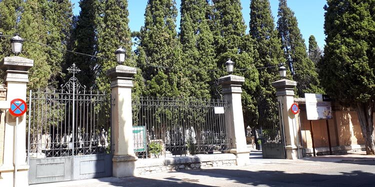 La Asociación de Estudios Complutenses publica el libro “Historia y Arte en el Cementerio Municipal de San Roque de Alcalá de Henares”