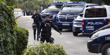 España detecta seis sobres con explosivos, uno de ellos enviado a Pedro Sánchez