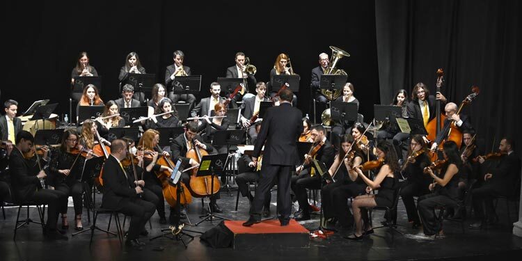 La Orquesta Ciudad de Alcalá y “La leyenda del fauno” llenó el Teatro Salón Cervantes