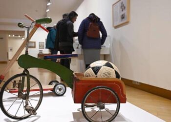 El Antiguo Hospital de Santa María La Rica acoge la exposición “Tiempo para jugar”, compuesta por 300 piezas propiedad de la familia Gamo Campos