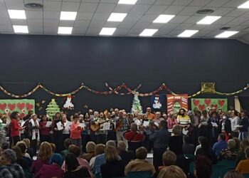 La Escuela Municipal de Adultos celebró su tradicional fiesta navideña