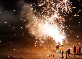Multas de hasta 750 euros por el lanzamiento de petardos y otros artificios pirotécnicos