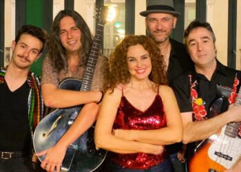 Silvia Marsó llega al Teatro Salón Cervantes con su debut musical «Del Toro Blues Band»