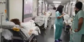 Trabajadores del Principe de Asturias: «Pedimos ayuda no por nosotros sino por nuestros pacientes»