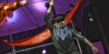 El Carnaval llena de color y música las calles de Alcalá