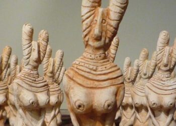 La escultora Helena Aikin expone su obra “Madre Tierra”