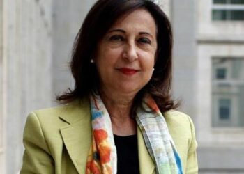 La ministra de Defensa, Margarita Robles, inaugura la Sala Museográfica de la Brigada Paracaidista