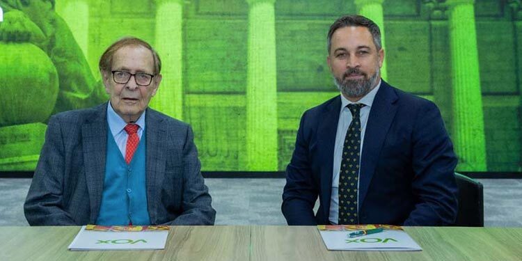 Vox registra la moción de censura contra Pedro Sánchez liderada por Ramón Tamames