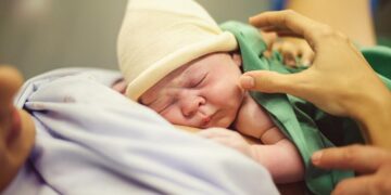 Los recién nacidos en Paracuellos vienen con un pan bajo el brazo