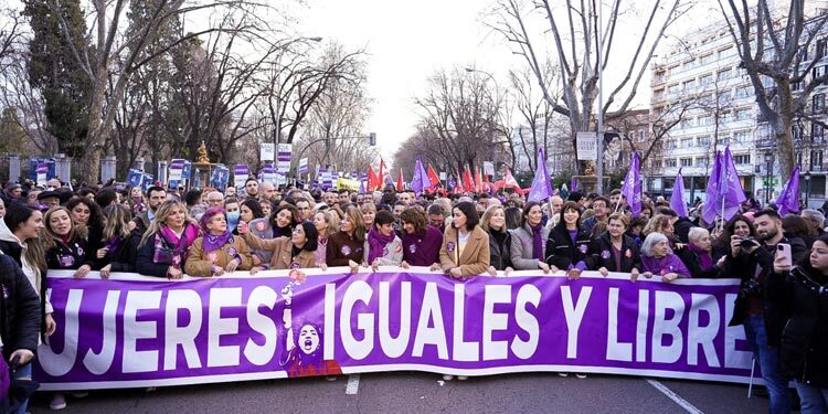 El PSOE de Alcalá acusa al PP de utilizar el 8M y la lucha del colectivo feminista para atacar a Javier R. Palacios