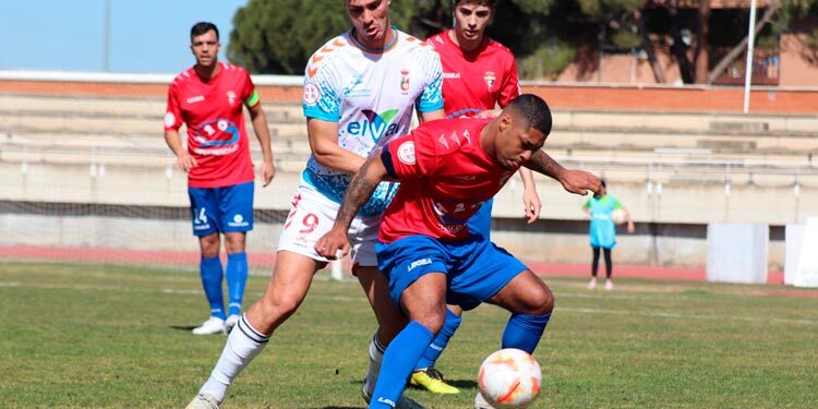 Remontada de la RSD Alcalá ante el Aranjuez que acerca los rodillos a la zona alta de la tabla