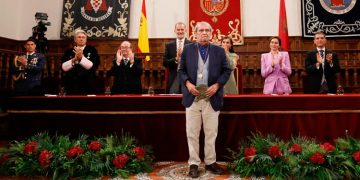 Alcalá acoge la ceremonia de entrega del Premio Cervantes al poeta venezolano Rafael Cadenas presidida por SS MM Los Reyes