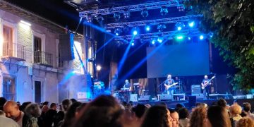 “Alcalá Suena” volvió a llenar de música y público el Casco Histórico de Alcalá