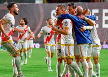 El Rayo consigue su primera victoria en casa en medio de una gran tormenta