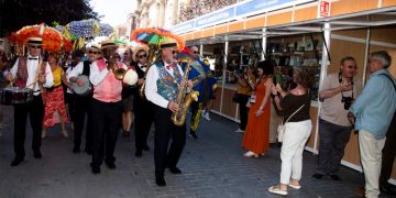 Abierta la XXXVII Feria del Libro Antiguo y de Ocasión de Alcalá de Henares