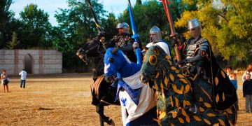 Justas de caballeros, un campamento de orcos y desfiles de vestuario de época, entre los atractivos del Mercado Cervantino de Alcalá