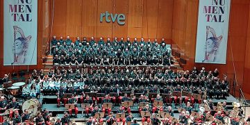 El Orfeón Complutense actúa en el Teatro Monumental de Madrid interpretando «Carmina Burana» de Carl Orff