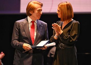 Raphael recoge el Premio de las Artes y las Letras de los Premios Ciudad de Alcalá 2023