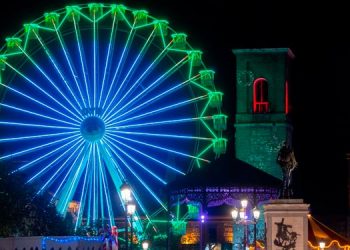 La Plaza de Cervantes albergará desde el 1 de diciembre, un mercado navideño con una gran noria, un carrusel y una pista de hielo