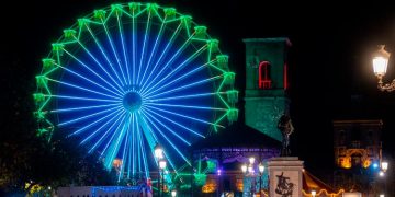 La Plaza de Cervantes albergará desde el 1 de diciembre, un mercado navideño con una gran noria, un carrusel y una pista de hielo