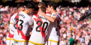 El Rayo logra un valioso empate ante el Barcelona en Vallecas