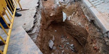 Hallados restos de la antigua muralla del siglo XIV junto a la Puerta de Madrid
