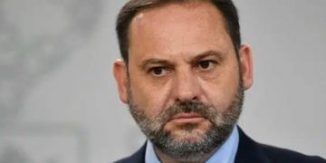 El PSOE arrincona a Ábalos y exige entregar su acta de diputado en 24 horas