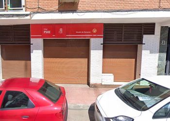 La sede del PSOE de Alcalá atacada por tres jóvenes