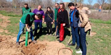 La Fundación Plant for the Planet y la Plataforma 1 Millón de Árboles, en colaboración con el ayuntamiento, realizan una plantación de 400 árboles en el Bosque Comestible