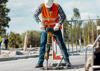 El desempleo disminuyó en 60.503 personas durante abril, situándose por debajo de los 2,7 millones, el nivel más bajo desde septiembre de 2008