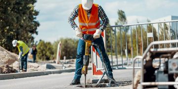 El desempleo disminuyó en 60.503 personas durante abril, situándose por debajo de los 2,7 millones, el nivel más bajo desde septiembre de 2008