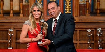 Alcalá acoge la XXX Edición de las Antenas de Plata en la que Paco Cecilio recibió una estatuilla por su 35 aniversario