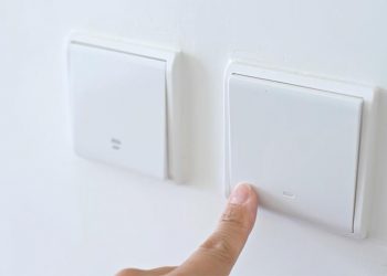 El precio de la electricidad se dispara con la primera ola de calor y supera hoy la barrera de los 100 euros/MWh