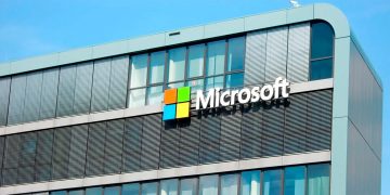 Un fallo en la actualización de CrowdStrike provoca la caída de Microsoft a nivel mundial que ha afectado a los sistemas informáticos de aeropuertos, bancos, hospitales y empresas