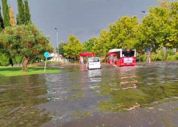 Alcalá de Henares durante la intensa lluvia y la fuerte granizada