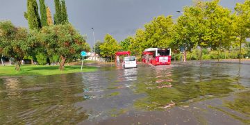 Alcalá de Henares durante la intensa lluvia y la fuerte granizada