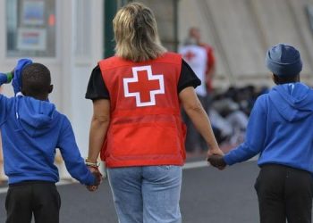 Menores inmigrantes llegados a Canarias atendidos por Cruz Roja