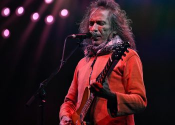 Alcalá de Henares vibra con el concierto de Robe