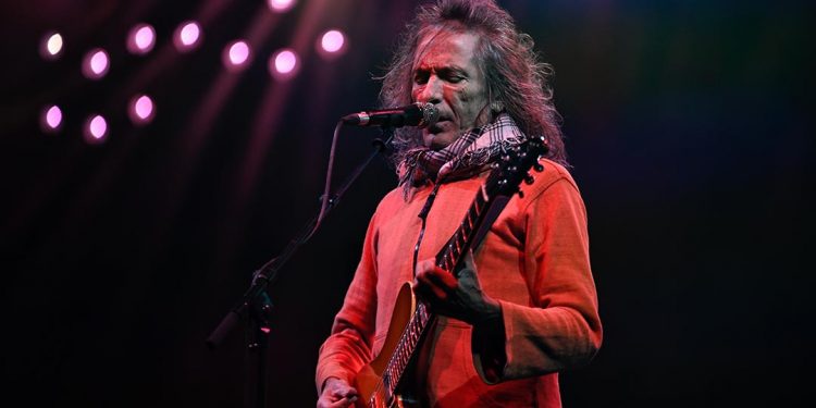 Alcalá de Henares vibra con el concierto de Robe