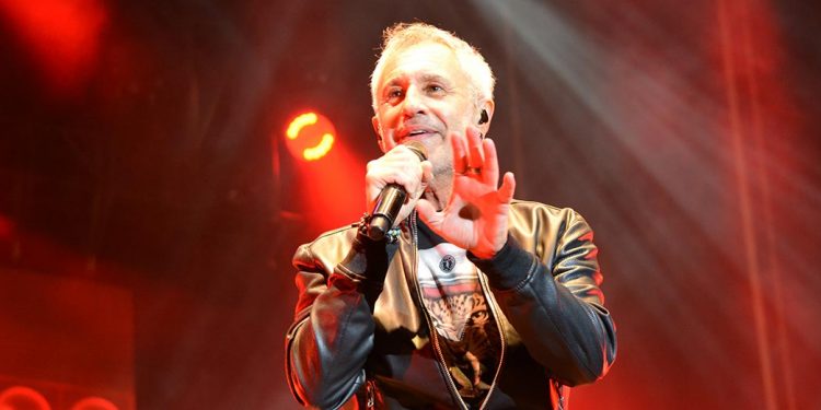 Sergio Dalma cierra Los Conciertos de la Muralla celebrando su 60 cumpleaños